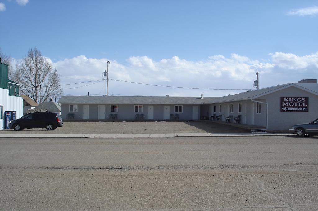 King'S Hotel & Motel By Elevate Rooms Shaunavon Екстер'єр фото