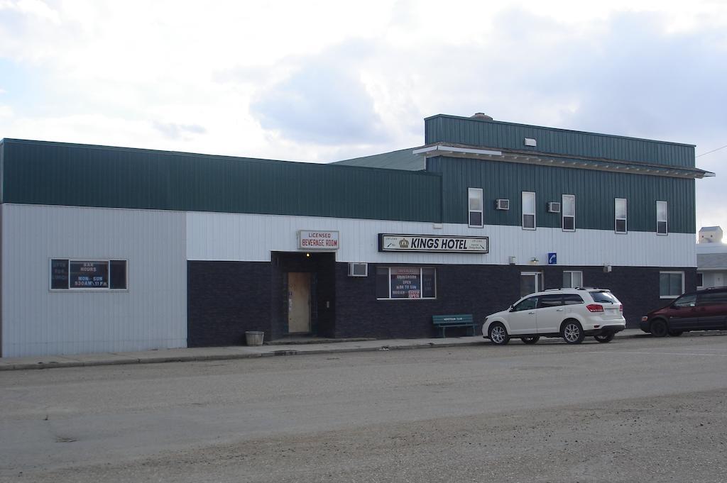 King'S Hotel & Motel By Elevate Rooms Shaunavon Екстер'єр фото