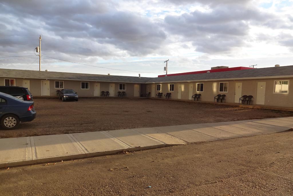 King'S Hotel & Motel By Elevate Rooms Shaunavon Екстер'єр фото