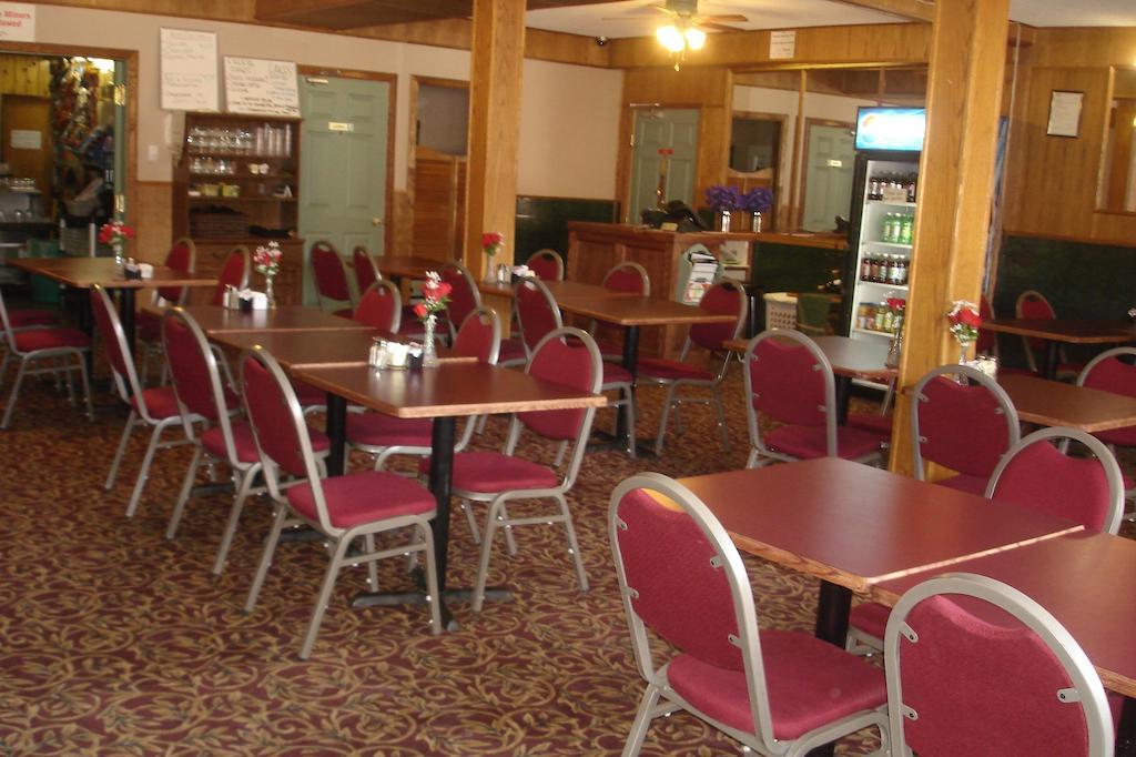 King'S Hotel & Motel By Elevate Rooms Shaunavon Екстер'єр фото