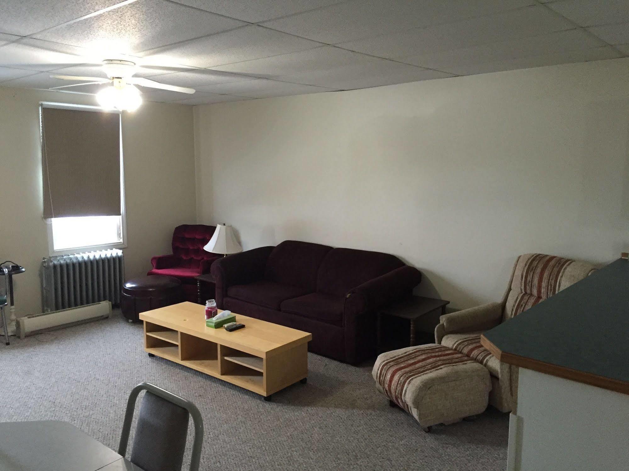 King'S Hotel & Motel By Elevate Rooms Shaunavon Екстер'єр фото