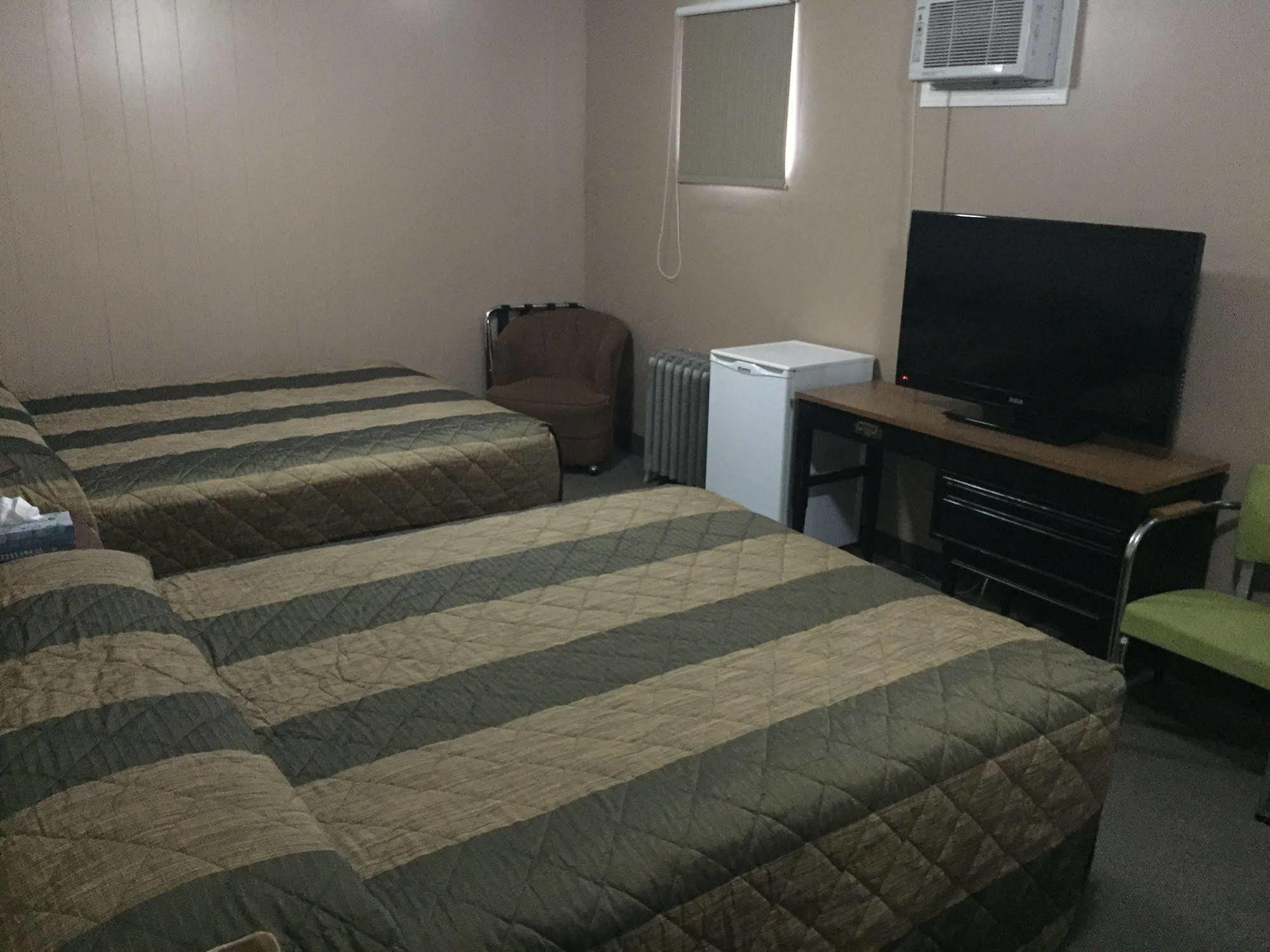 King'S Hotel & Motel By Elevate Rooms Shaunavon Екстер'єр фото